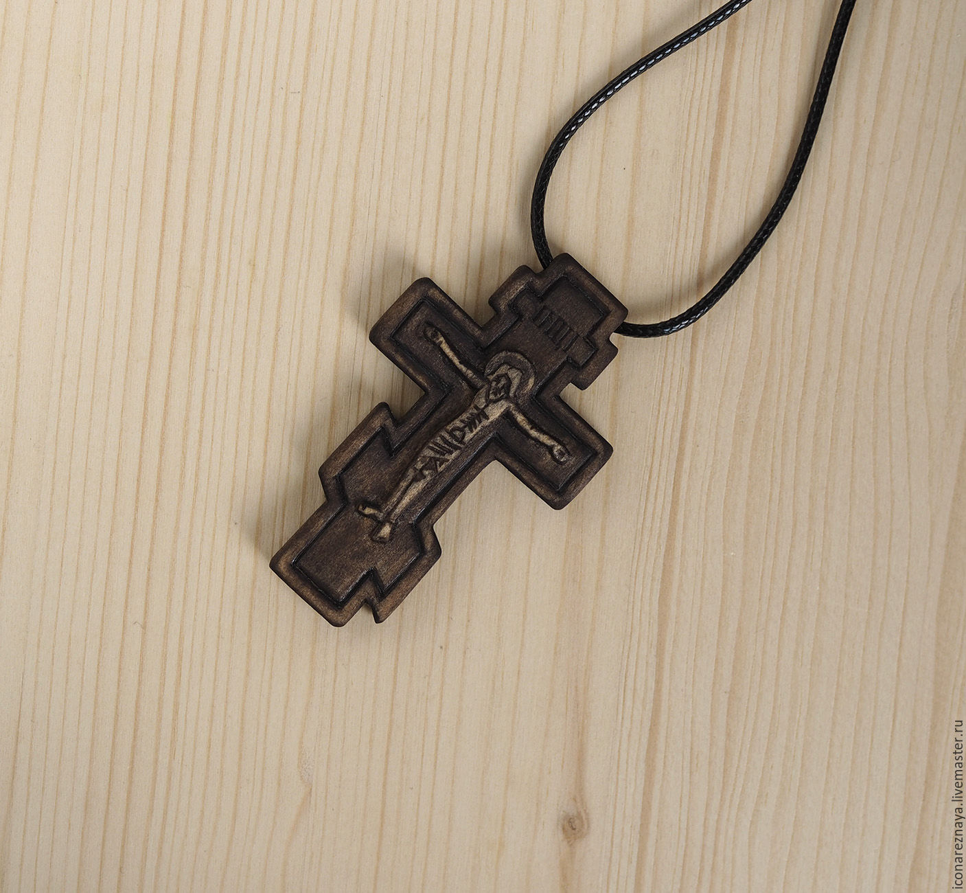Купить нательный деревянный. Крест нательный деревянный. Деревянный крест на шею. Нательный крестик из дерева. Крестик православный деревянный.