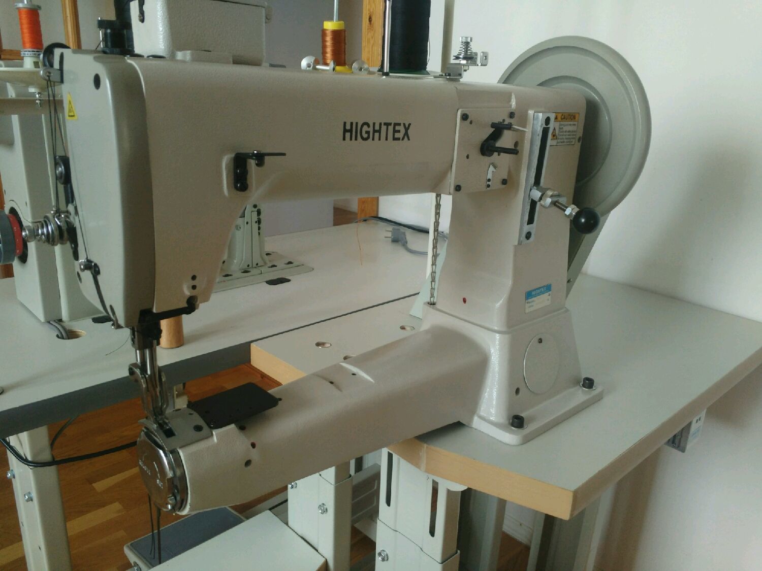 промышленная швейная машинка для мебели