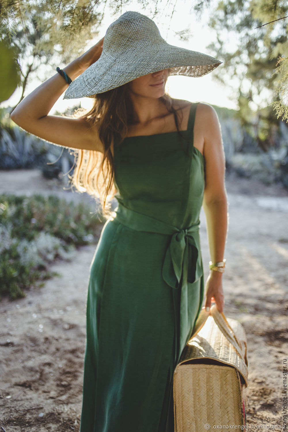 Зеленое летнее платье