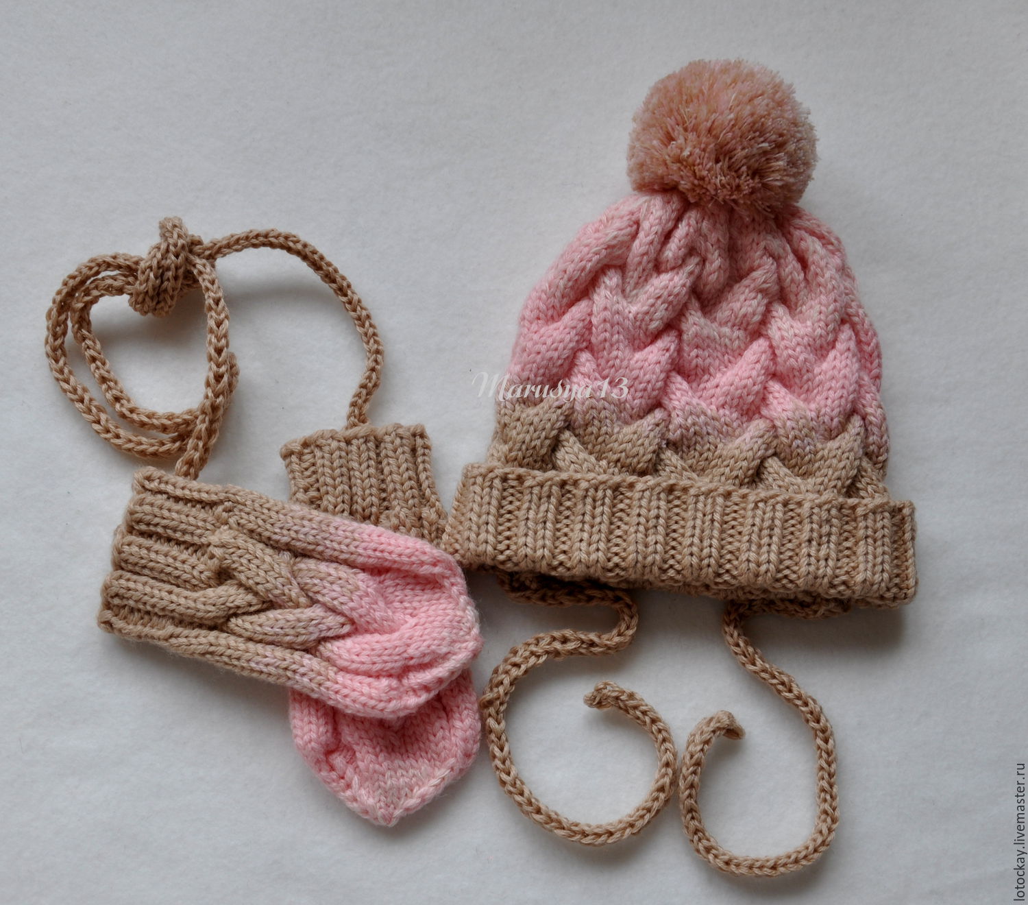 шапка с помпоном вектор. шапки и варежки акварель. шапка и варежки. зимнее варежки для куклы. шапка для паола рейна.
