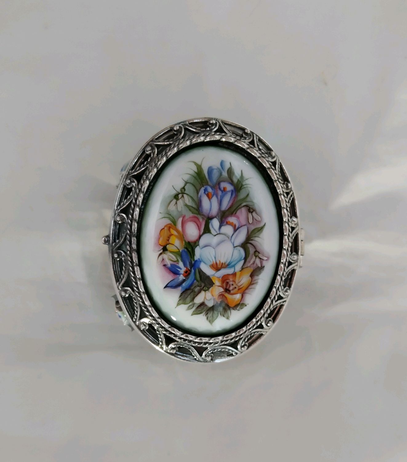 Наименование художественной эмали финифть происходит ответы. Ростовская финифть 19 век. Эмаль ростовская финифть. Наименование художественной эмали финифть происходит ответы. Ростовская финифть 19 век.