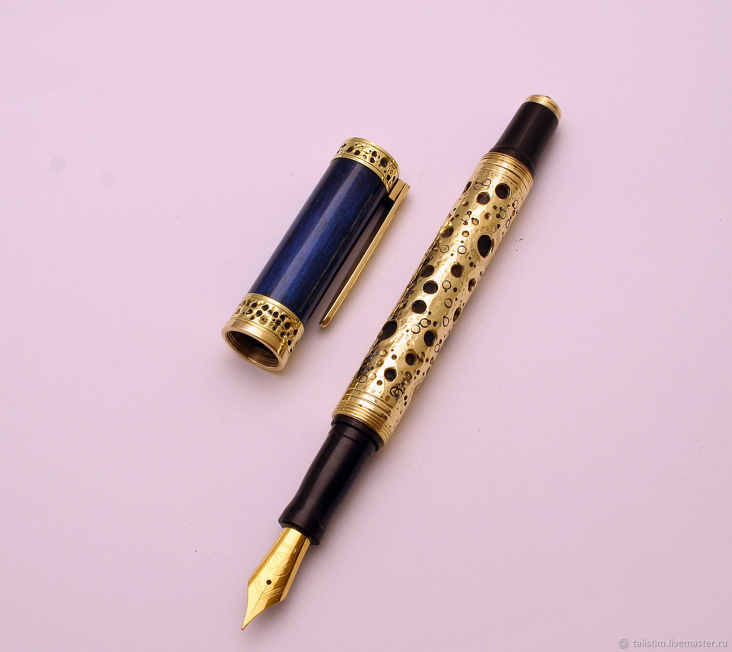 ручка москва. ручка сувенирная «москва». ручка сувенир moscow. подарочные ручки москва. ручка шариковая сувенирная колесо.