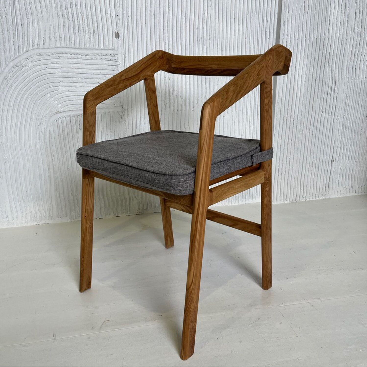 Как выбрать деревянные стулья
