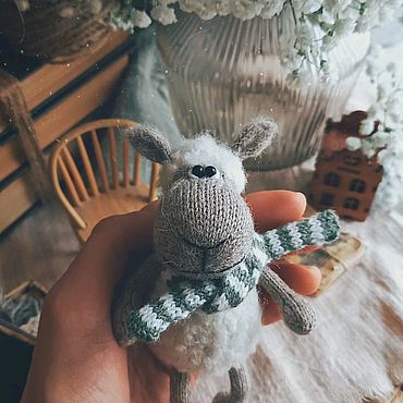 Куклы и игрушки ручной работы. Ярмарка Мастеров - ручная работа Игрушка вязаный барашек. Handmade.