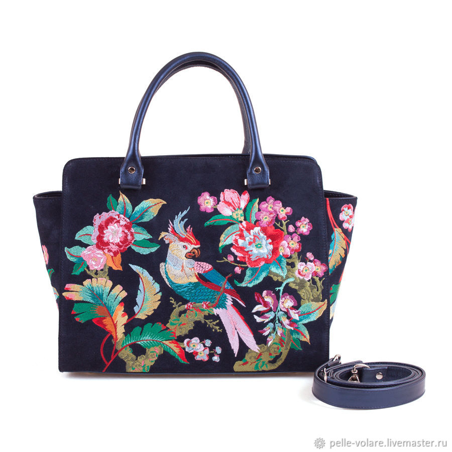 Medium tote bag with embroidered