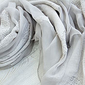 Натуральный шелковый платок Valentino 