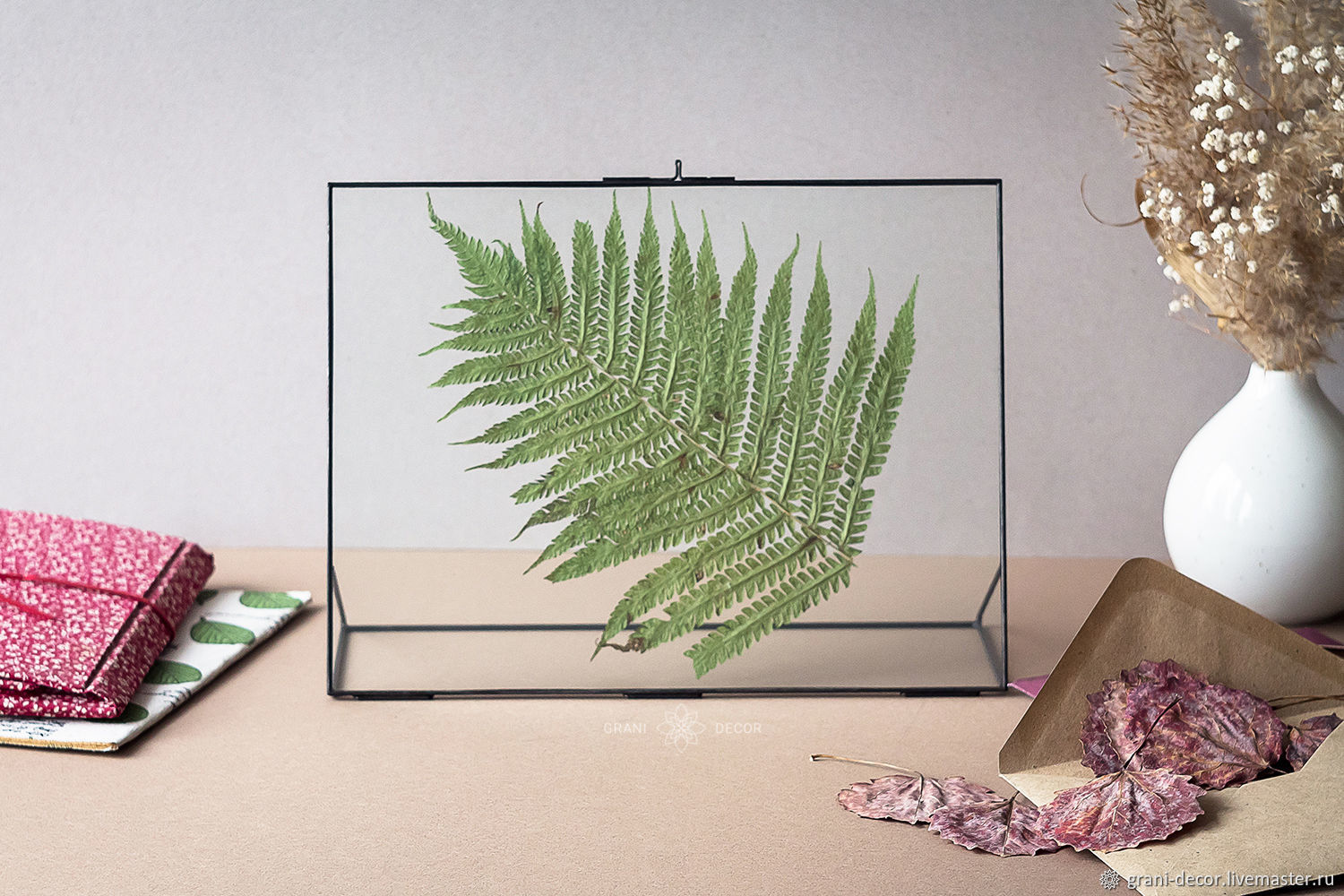 Настольная стеклянная фоторамка для гербария и сухоцветов формата А4 в .