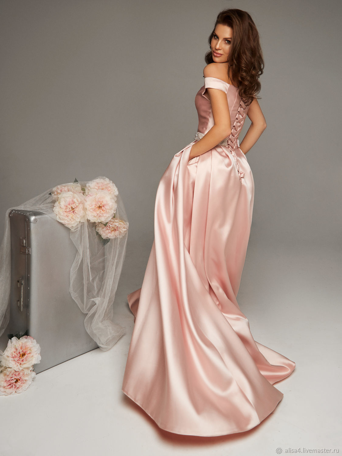 Платья розовое в пол