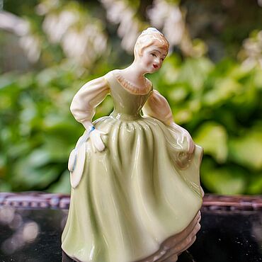 Винтаж ручной работы. Ярмарка Мастеров - ручная работа Винтаж: Статуэтка Royal Doulton "Fair Maiden", Англия, 1966 год. Handmade.