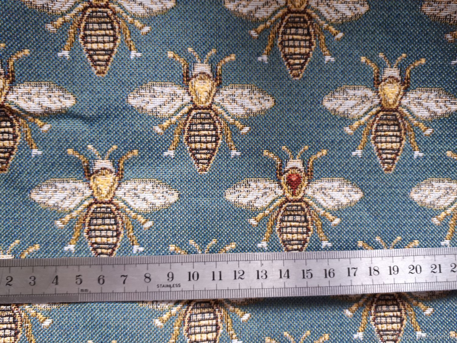 Ткань с пчелами