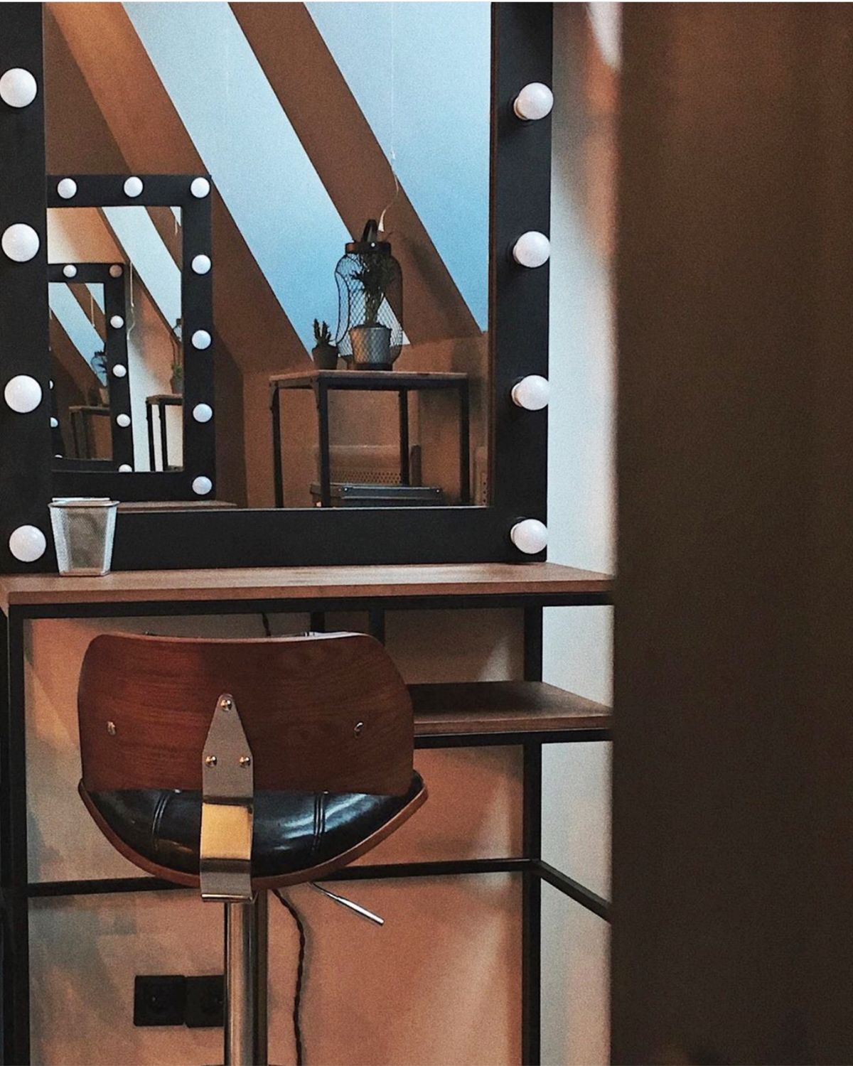 Гримёрный стол 200*90*40 см с лампочками, стол с зеркалом, черный в ...