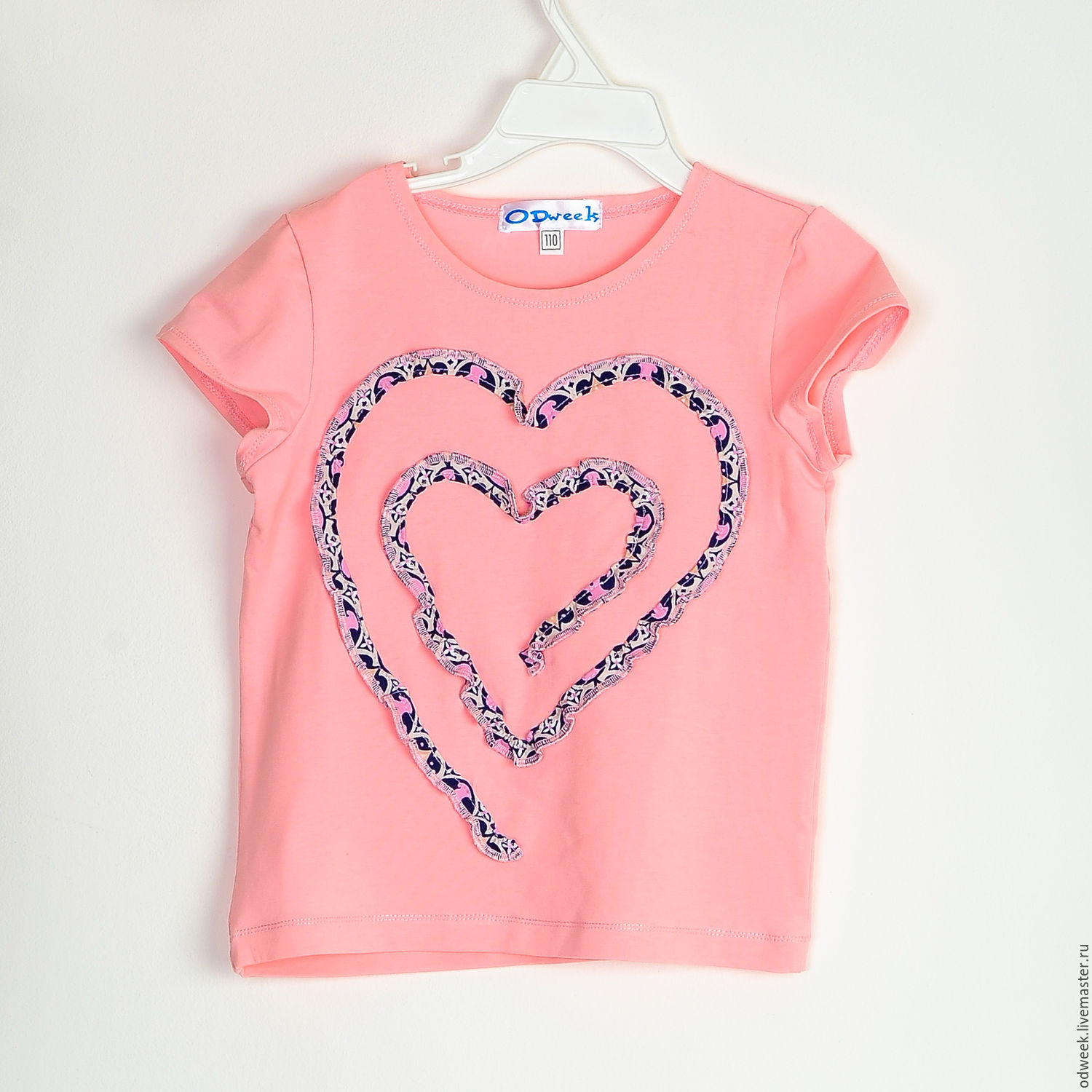 Розовая футболка с сердцем