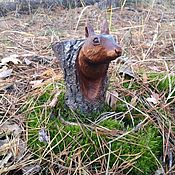 Куклы и игрушки handmade. Livemaster - original item Table miniature, the figure of a tree squirrel in the hollow. Gift. Handmade.
