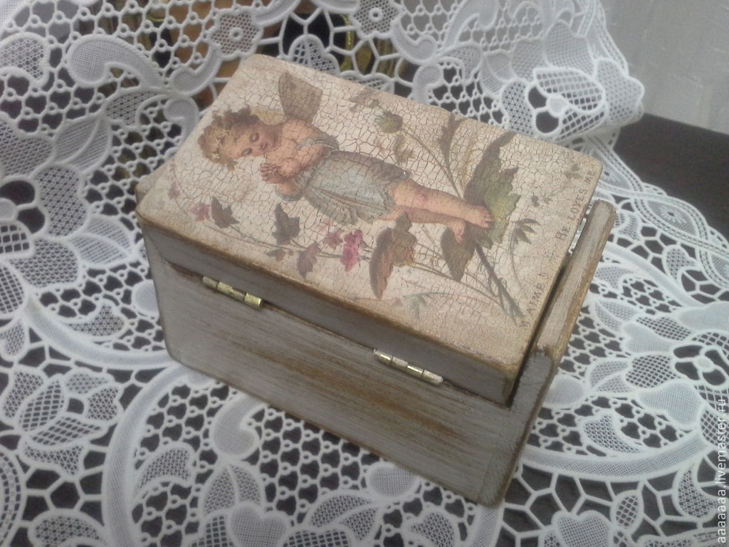 дорожный сундук луи виттон. винтажные шляпная коробка и сундук луи виттон фото внутри. николай 2 с чемоданами луи виттон. магазин винтаж из сундука. сундук винтаж.