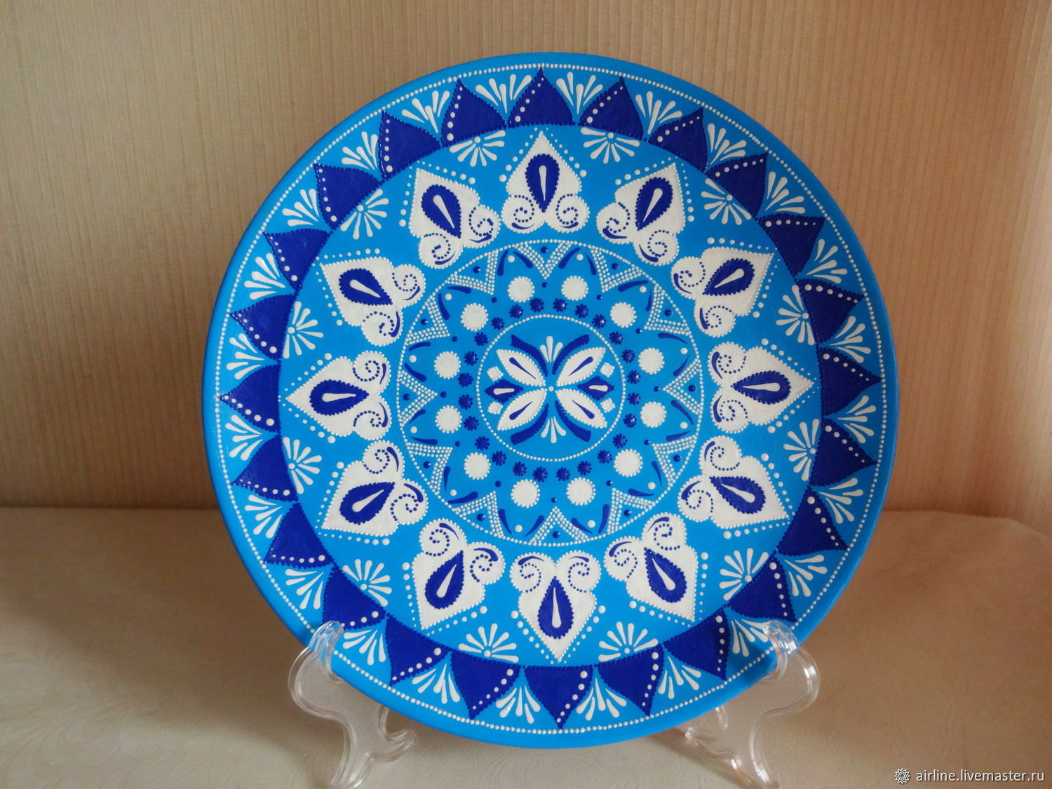 Синяя декоративная тарелка