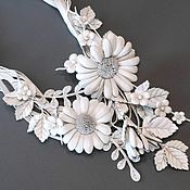 Украшения handmade. Livemaster - original item White leather necklace: Chamomile Space with flowers made of genuine leather. Handmade.
