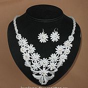 Collar with butterflies pearl (baked milk)