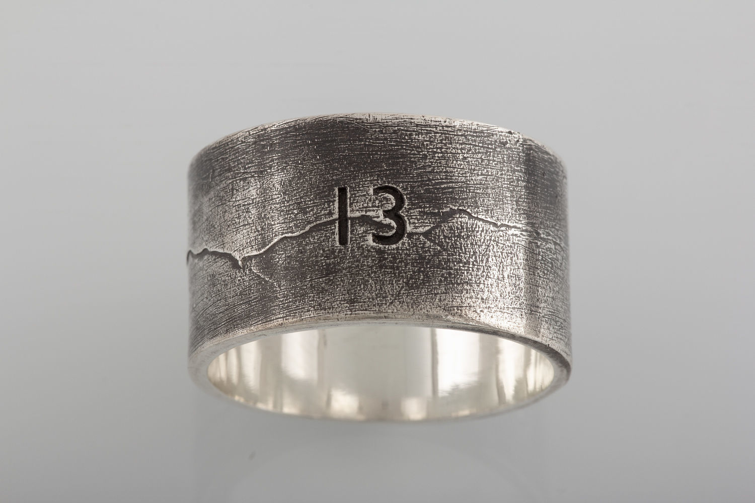 «Тринадцать с трещиной посередине» cеребряное кольцо в интернет ...