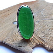 Каменное кольцо из зеленого халцедона "Дух трав" 17-18 р-р