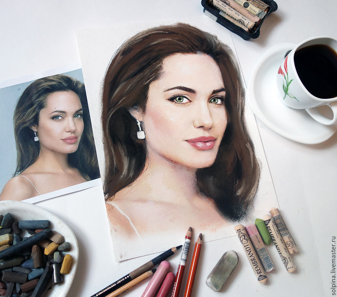 Рисовать сухой пастелью Анджелина Джоли