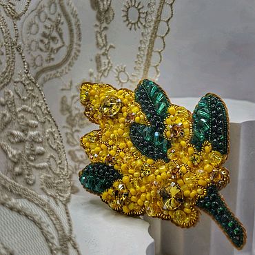 Украшения ручной работы. Ярмарка Мастеров - ручная работа Мимоза. Брошь ручной работы из бисера.. Handmade.