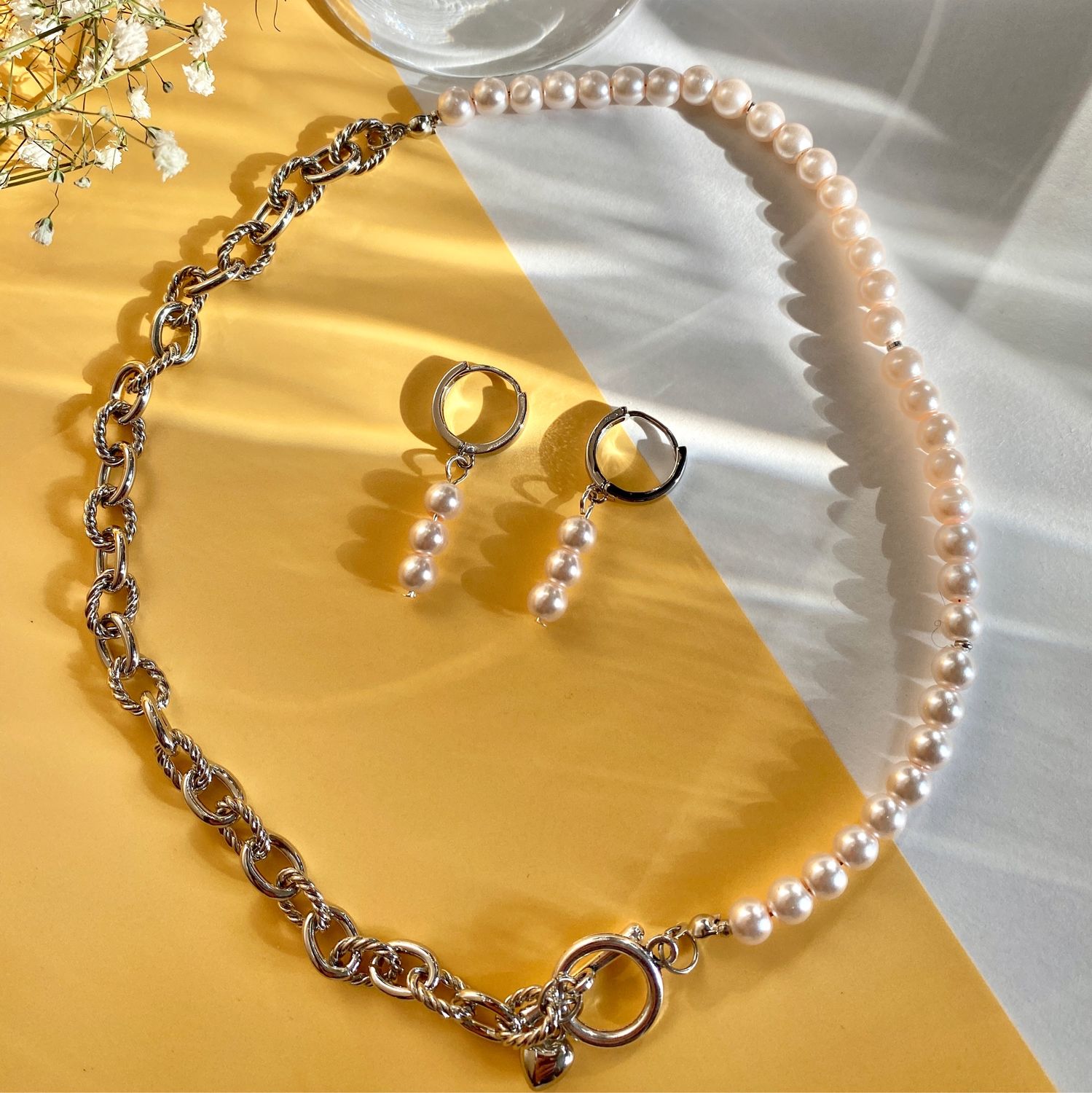 ожерелье (украшение). колье цепочки с жемчугом. колье комбинированное. колье комбинированное. колье из жемчуга и цепи.