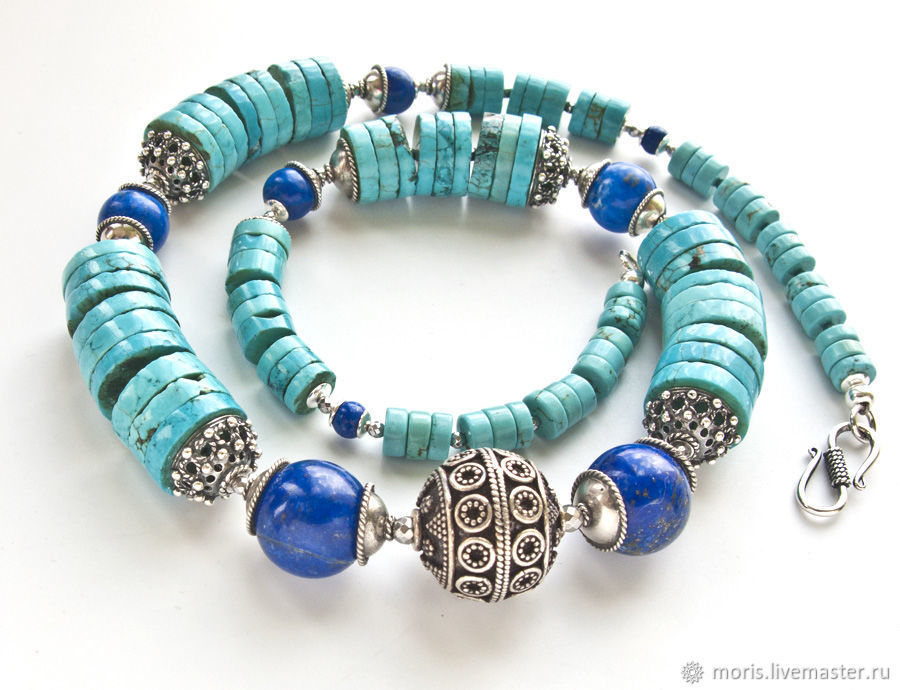 Синий амулет: древний щит или модный аксессуар? Раскрываем тайны цвета