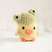 Сувениры и подарки handmade. Livemaster - original item Easter gift, a toy duckling in a frog hat as a gift. Handmade.