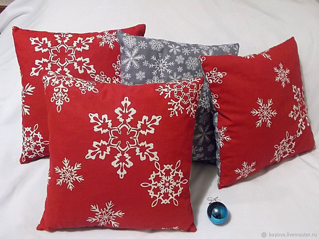 Красивые новогодние подушки