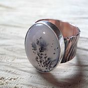 Серебряное кольцо с рыжим моховым агатом