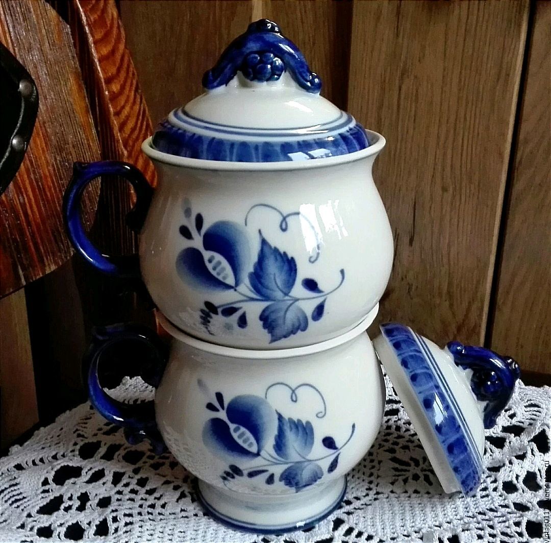 Объединение гжель. Посуда 2024 года. Гжельская керамика самовар. Сине белая сахарница ссср гжель. Старая гжель керамика.