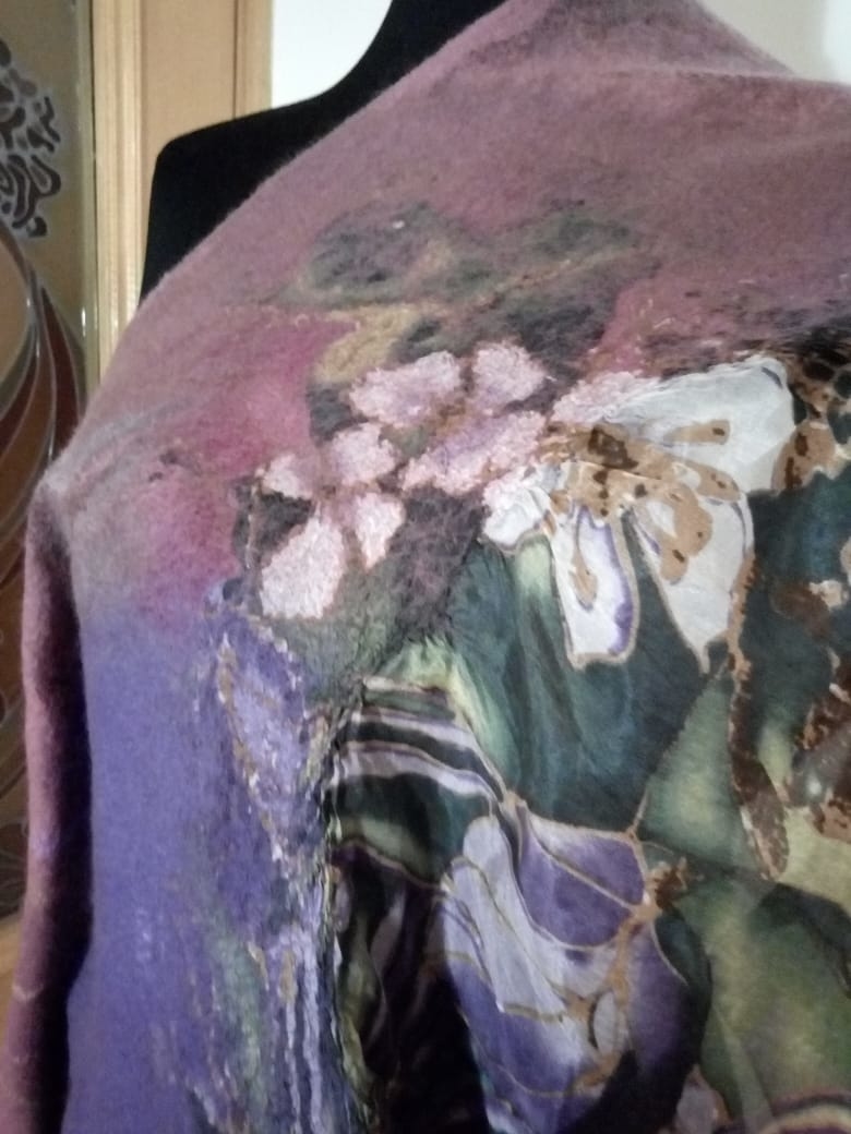 Шелк очень хорошо компилирует с шерстью.