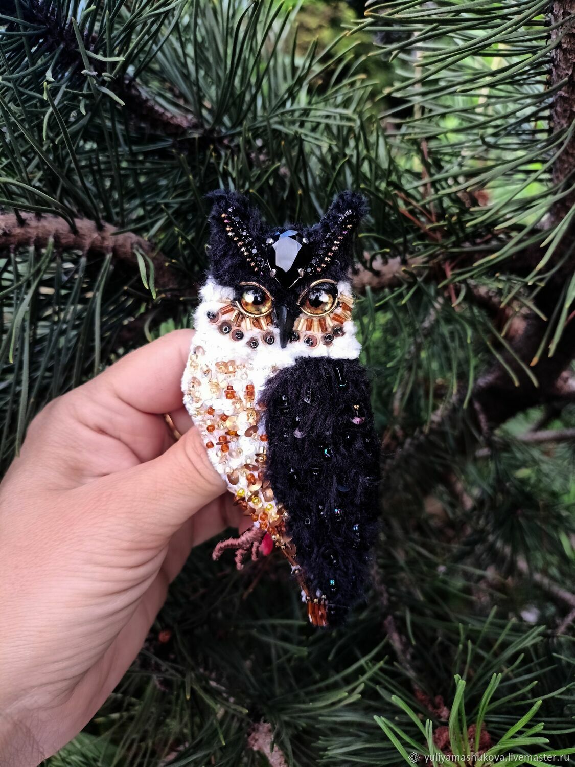A brooch made of beads in the form of an owl, unique ornaments in the form of a bird, Brooches, Kaliningrad,  Фото №1