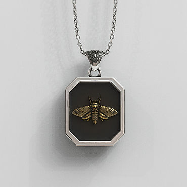 Украшения ручной работы. Ярмарка Мастеров - ручная работа Кулон с латунной вставкой бабочка мотылек "Мертвая голова". Handmade.