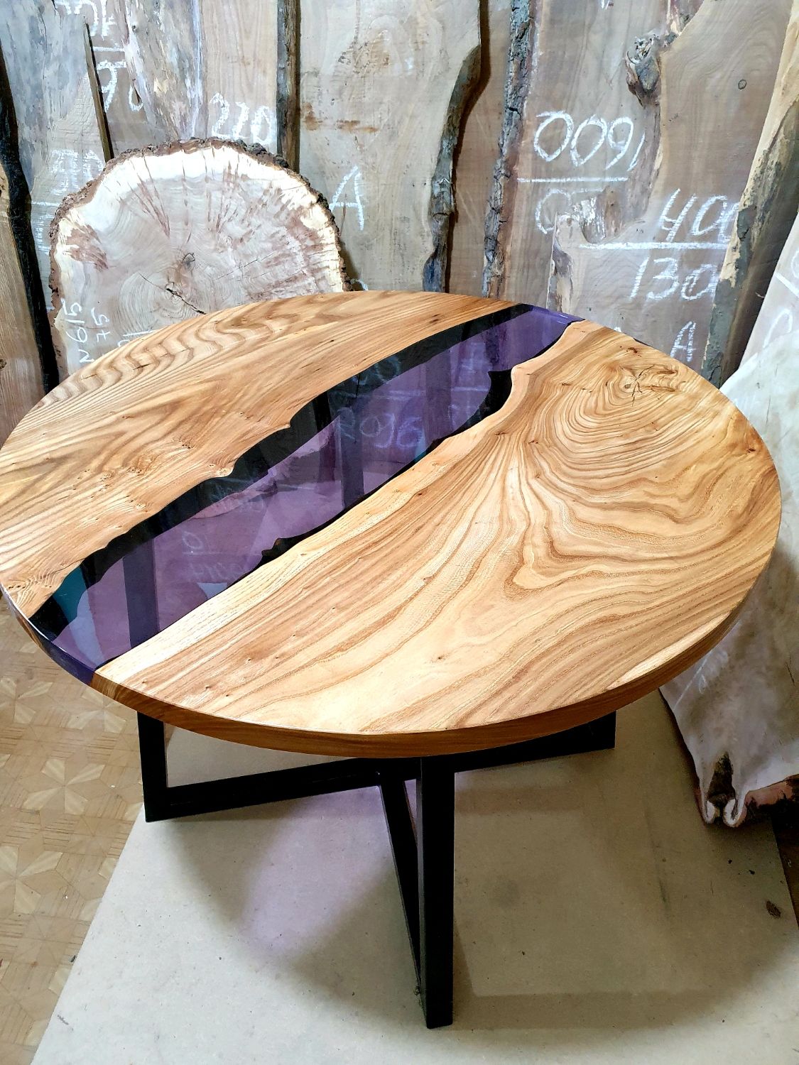Кухонный стол лофт из массива