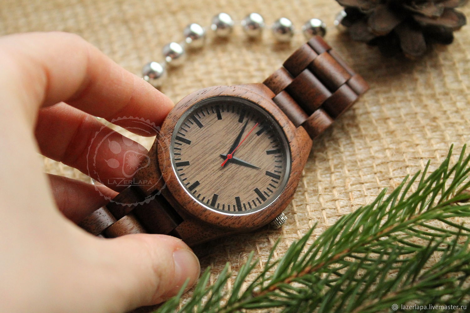 Интернет-магазин «Планета Подарков» оригинальных наручных часов для мужчин и женщин