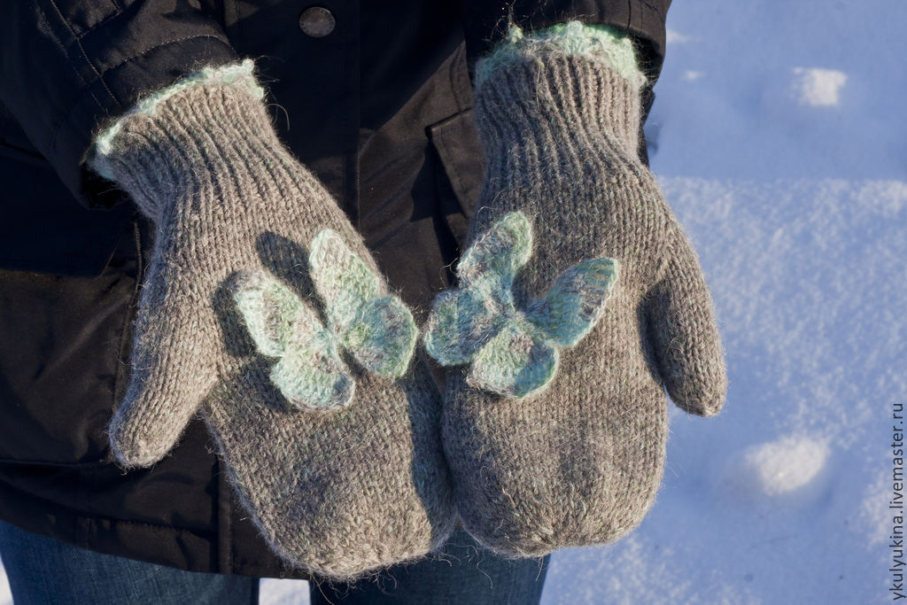 Покажи теплее. Красивые зимние варежки. Рукавица. Варежки красивые теплые. Руки в рукавицах.