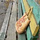 Сумка валяная отделана объемной аппликацией из войлока, а также прозрачными бусинами и чешским бисером. Такая отделка напоминает декор стен в знаменитой Янтарной комнате.