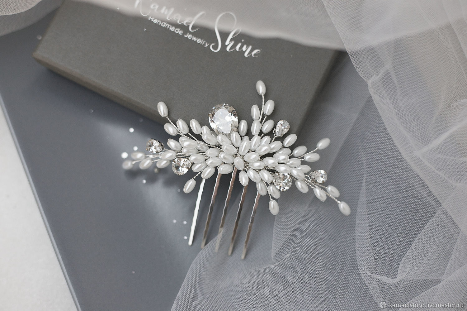 Svadebnyj Greben S Zhemchuzhnymi Businami I Strazami V Prichesku Nevesty Kupit Na Yarmarke Masterov M3tv8ru Ukrasheniya V Prichesku Novorossijsk