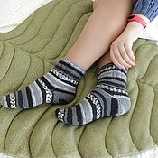 Knitted men's socks in thin shoes, wool socks