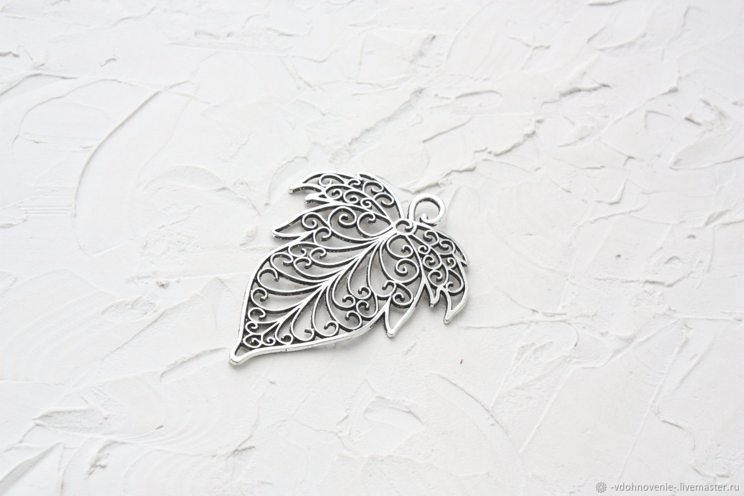 Дерево с ажурными листьями. Ажурные узоры. Ажурный металлический лист. Ажурный лист. Ажурный лист подвеска.