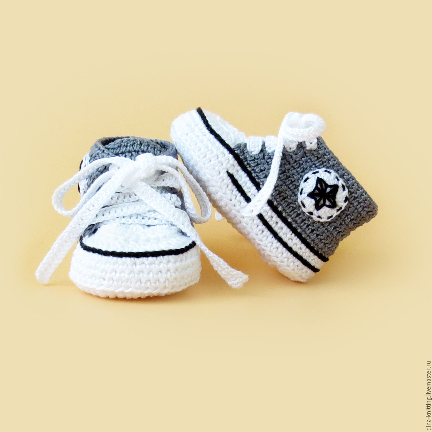 converse baby knit booties