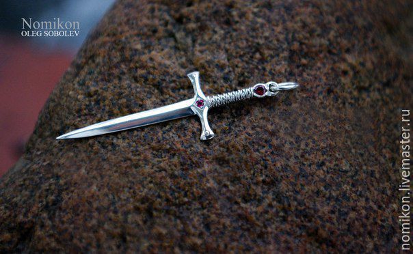 A miniature Dagger made of silver with rubies or emeralds, Pendants, St. Petersburg,  Фото №1