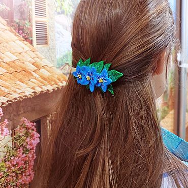 Заколки для волос с цветами — лучшее украшение для летних причесок 2023 🌺