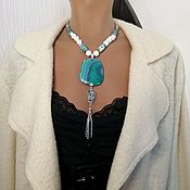 Large necklace with a slice of agate 
