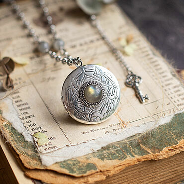 Украшения ручной работы. Ярмарка Мастеров - ручная работа Открывающийся медальон с секретом, медальон для фото. Handmade.