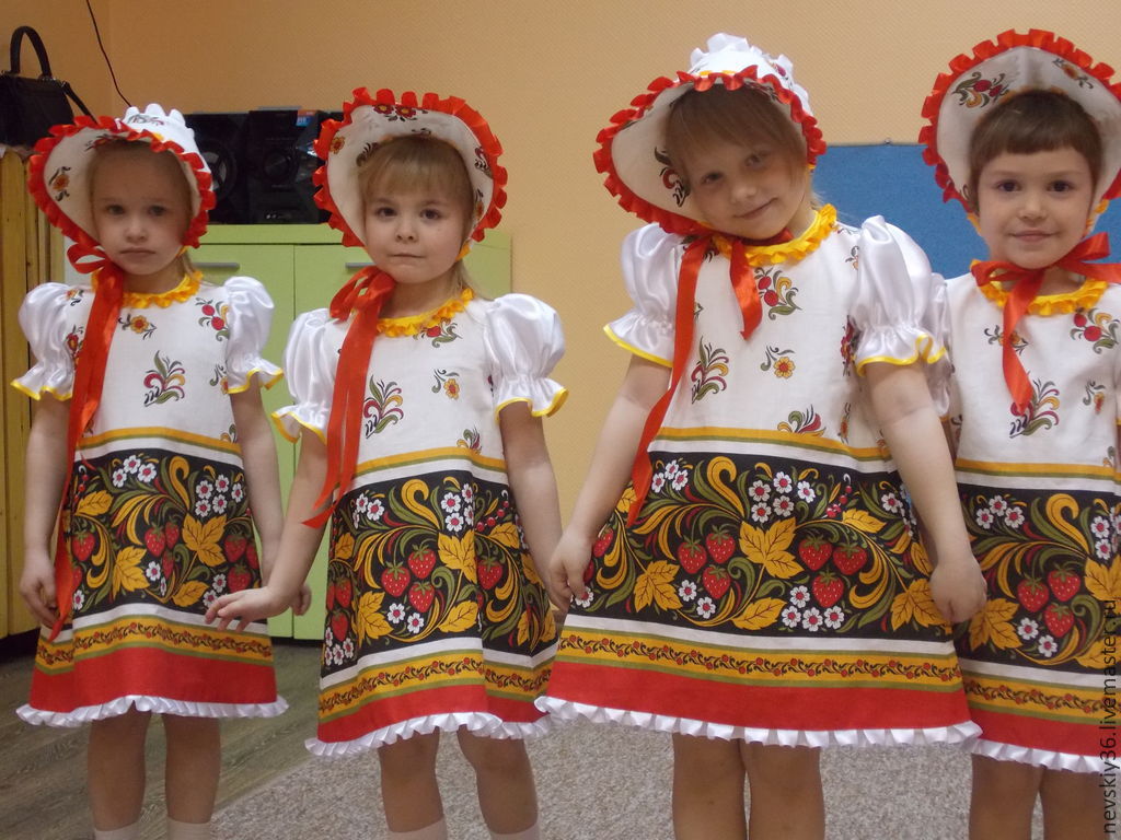 Русско народный в садике. Сарафан матрешки. Костюм матрешки для девочек. Дети в костюме матрешки. Русские народные костюмы детские.