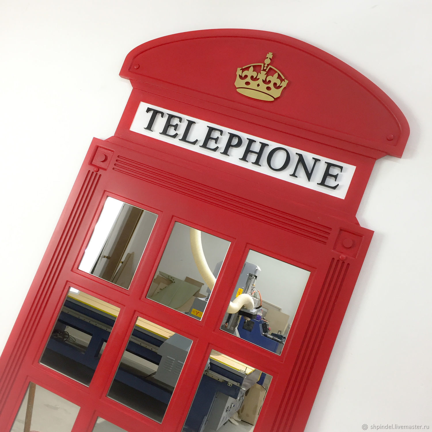 Корона на телефонной будки Лондона