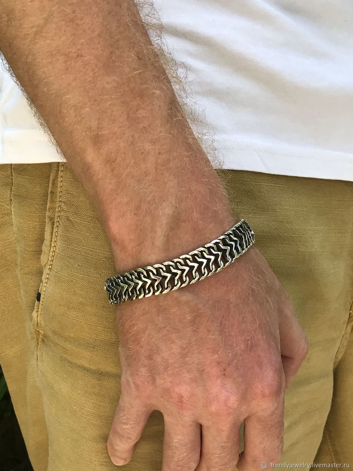 Плетения мужских браслетов на руке