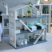 Кукольный домик с ящиками и мебелью